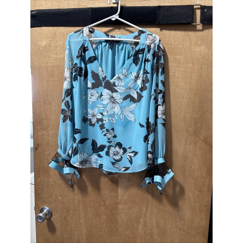 White house Black Market Lined women's Blouse . Lace Cuffs Shear Long Sleeve